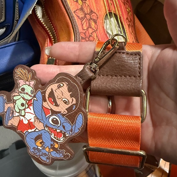 NWT Loungefly Lilo & Stitch Guitar Ukulele Crossbody Purse - Picture 3 of 3